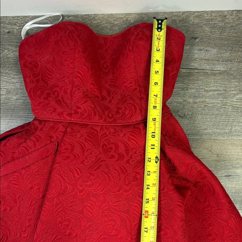 SOLD IN STORE ✨ Renaissance Collection Strapless Red Jacquard - Picture 13 of 14
